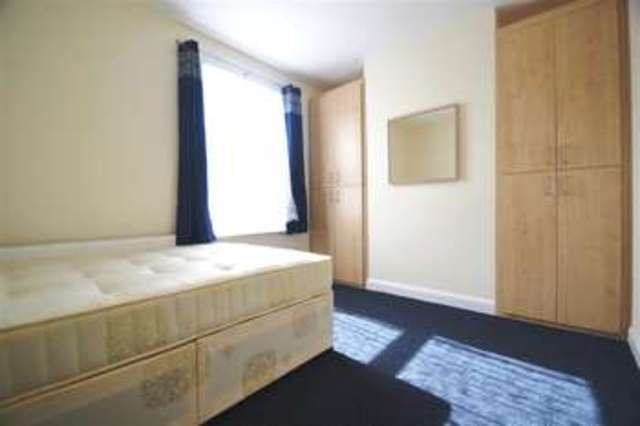  Image of 3 bedroom Terraced house to rent in Stanley Road Morden SM4 at Morden Hall Park, SM4 5DE