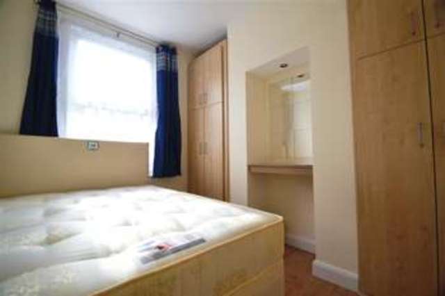  Image of 3 bedroom Terraced house to rent in Stanley Road Morden SM4 at Morden Hall Park, SM4 5DE