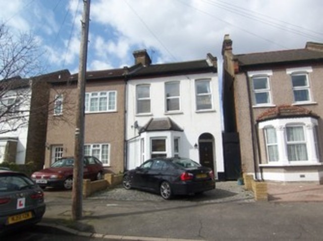  Image of 3 bedroom Detached house to rent in Stanley Road London E18 at Stanley Road  South Woodford, E18 2NS