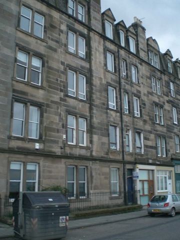  Image of 2 bedroom Flat to rent in Starbank Road Edinburgh EH5 at Trinity Edinburgh Edinburgh, EH5 3BW