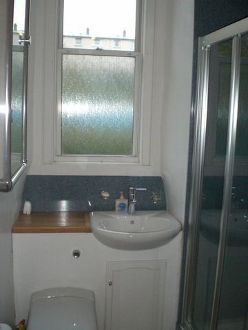  Image of 2 bedroom Flat to rent in Starbank Road Edinburgh EH5 at Trinity Edinburgh Edinburgh, EH5 3BW