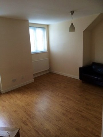  Image of 1 bedroom Flat to rent in Station Lane Hornchurch RM12 at STATION LANE HORNCHURCH Hornchurch, RM12 6NJ