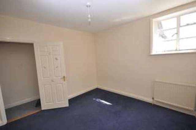  Image of 1 bedroom Flat to rent in Station Road North Totton Southampton SO40 at Station Road North Totton Southampton, SO40 3AB