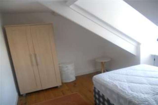  Image of 2 bedroom Flat to rent in Albert Road Stoke Plymouth PL2 at Plymouth, PL2 1AD