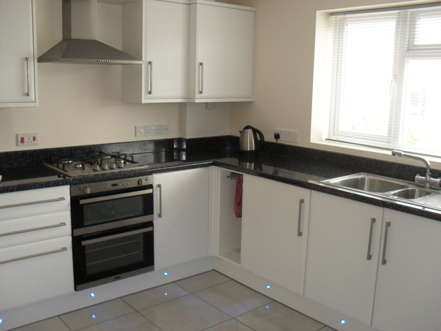  Image of 2 bedroom Semi-Detached house to rent in Stokes Avenue Poole BH15 at Poole  Longfleet, BH15 2EA