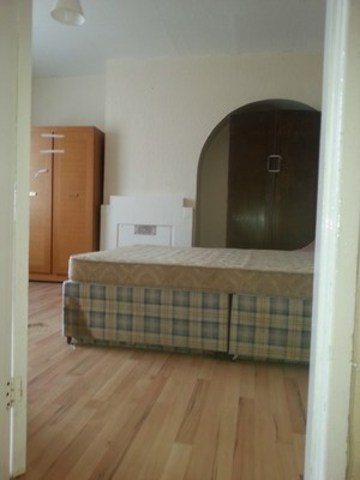  Image of 4 bedroom Terraced house for sale in Stonard Road Becontree Dagenham RM8 at STONARD ROAD  DAGENHAM, RM8 2HS