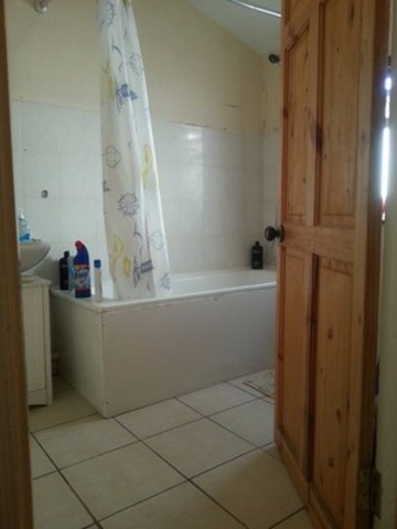 Image of 4 bedroom Terraced house for sale in Stonard Road Becontree Dagenham RM8 at STONARD ROAD  DAGENHAM, RM8 2HS