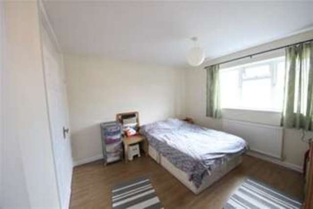  Image of 2 bedroom Terraced house to rent in Stonecrop Road Guildford GU4 at Guildford, GU4 7XS
