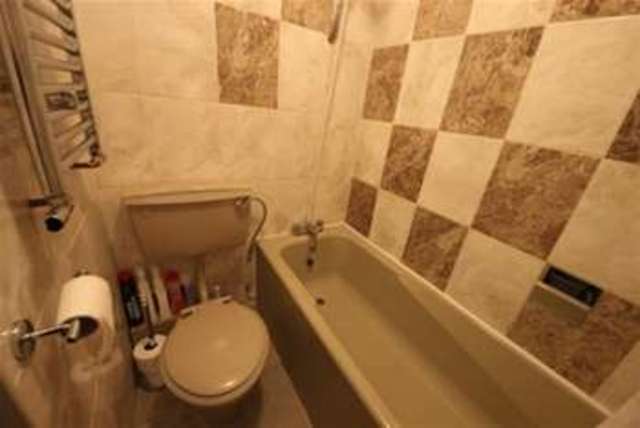  Image of 2 bedroom Terraced house to rent in Stonecrop Road Guildford GU4 at Guildford, GU4 7XS