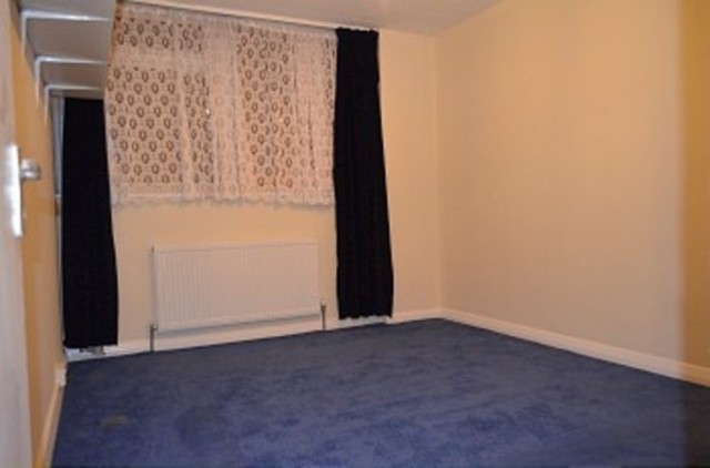  Image of 1 bedroom Flat to rent in Markfield Gardens London E4 at Stonefield Court  Chingford, E4 7NS