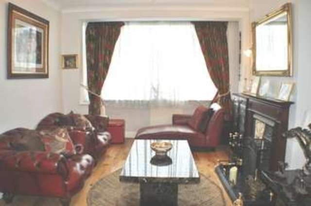  Image of 3 bedroom Detached house for sale in Stoneleigh Avenue Worcester Park KT4 at Stoneleigh Avenue  Worcester Park, KT4 8XY