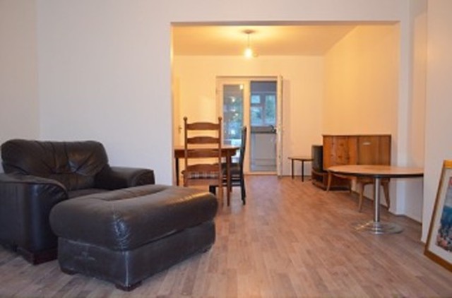  Image of 5 bedroom Detached house to rent in Summit Close London N14 at Summit Close  Southgate, N14 7NR