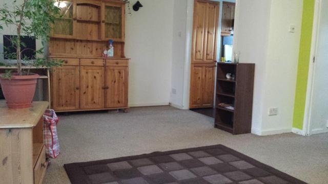  Image of 2 bedroom Terraced house to rent in Sunderland Way London E12 at London, E12 5HR