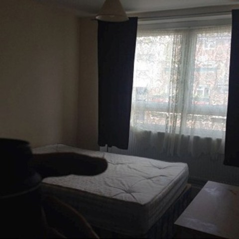  Image of 3 bedroom Flat to rent in Sussex Way London N7 at Sussex Way  Holloway, N7 6RX