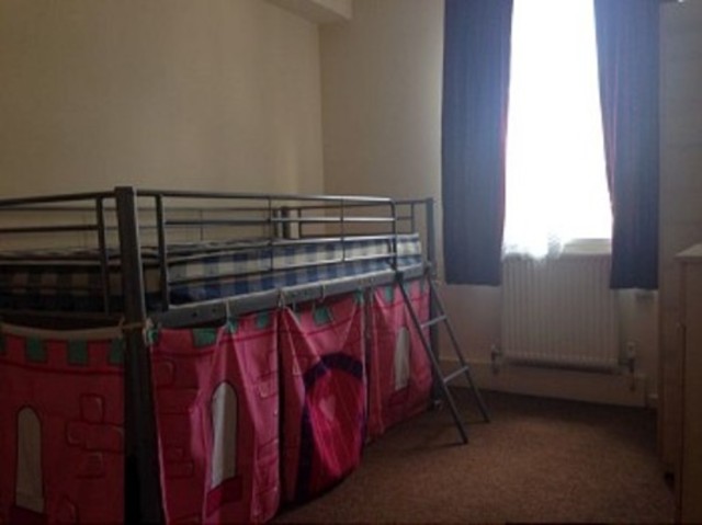  Image of 3 bedroom Flat to rent in Sussex Way London N7 at Sussex Way  Holloway, N7 6RX