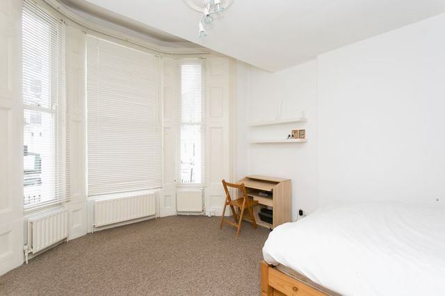  Image of 2 bedroom Flat to rent in Sutherland Avenue London W9 at Sutherland Avenue Array Westbourne Green, W9 2HF