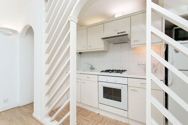  Image of 2 bedroom Flat to rent in Sutherland Avenue London W9 at Sutherland Avenue Array Westbourne Green, W9 2HF