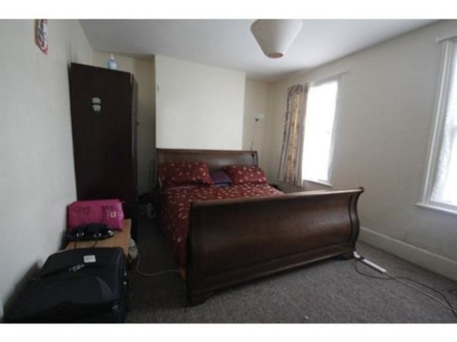  Image of 4 bedroom Terraced house to rent in Sutton Court Road London E13 at SUTTON COURT ROAD  NEWHAM, E13 9NW