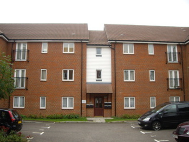  Image of 2 bedroom Flat to rent in Glandford Way Chadwell Heath Romford RM6 at Swaffam Court  Chadwell Heath, RM6 4UB