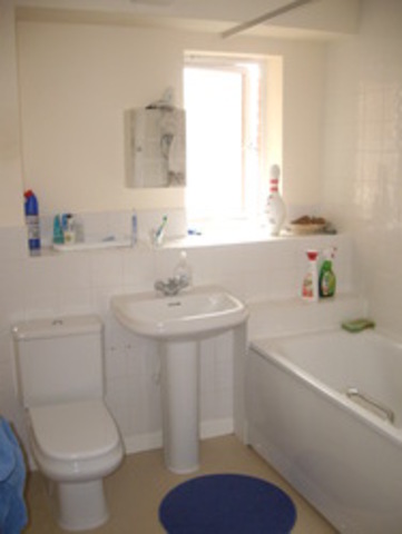  Image of 2 bedroom Flat to rent in Glandford Way Chadwell Heath Romford RM6 at Swaffam Court  Chadwell Heath, RM6 4UB