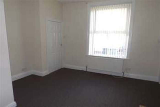  Image of 2 bedroom Property to rent in Tanfield Road Birkby Huddersfield HD1 at Huddersfield, HD1 5HG