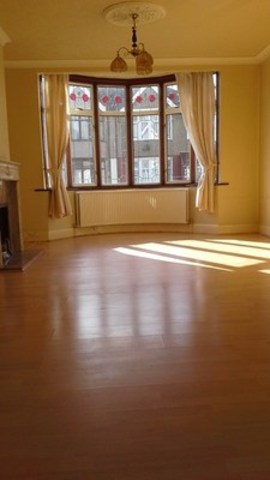  Image of 3 bedroom Terraced house to rent in Tavistock Gardens Ilford IG3 at TAVISTOCK GARDENS  SEVEN KINGS, IG3 9BD
