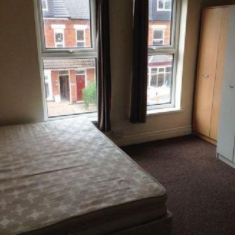  Image of 4 bedroom House Share to rent in Teignmouth Road Selly Oak Birmingham B29 at Selly Oak West Midlands Selly Oak, B29 7AX