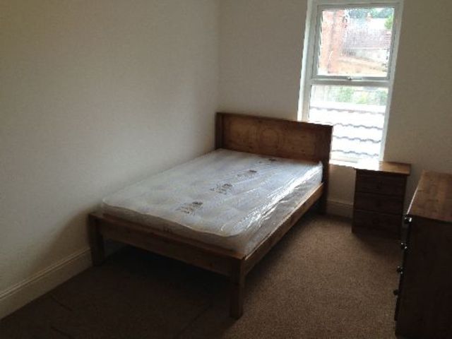  Image of 4 bedroom House Share to rent in Teignmouth Road Selly Oak Birmingham B29 at Selly Oak West Midlands Selly Oak, B29 7AX