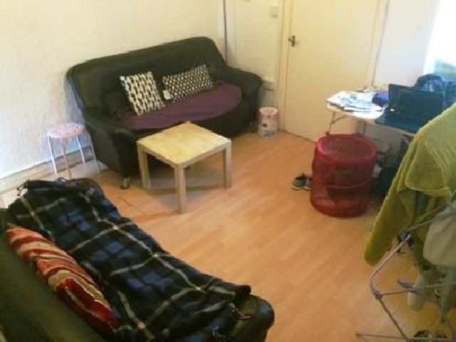  Image of 4 bedroom House Share to rent in Teignmouth Road Selly Oak Birmingham B29 at Selly Oak West Midlands Selly Oak, B29 7BA