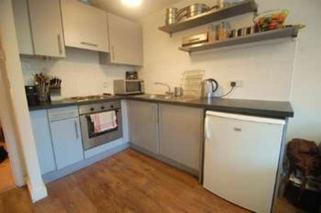  Image of 1 bedroom Apartment to rent in The Downs London SW20 at Cottenham Park, SW20 8HH