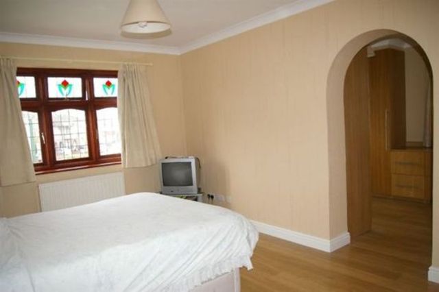  Image of 5 bedroom Bungalow for sale in The Drive Barking IG11 at The Drive  Barking, IG11 9JE