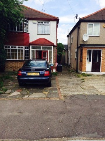  Image of 3 bedroom Semi-Detached house to rent in The Glade Clayhall Ilford IG5 at THE GLADE  CLAYHALL, IG5 0NQ