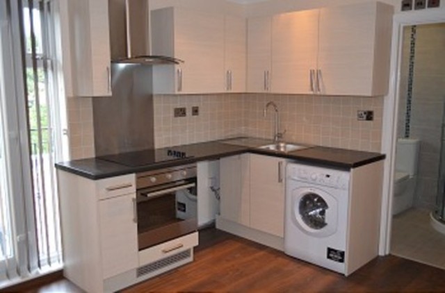  Image of 1 bedroom Flat to rent in The Grove London N13 at The Grove  Palmers Green, N13 5LD
