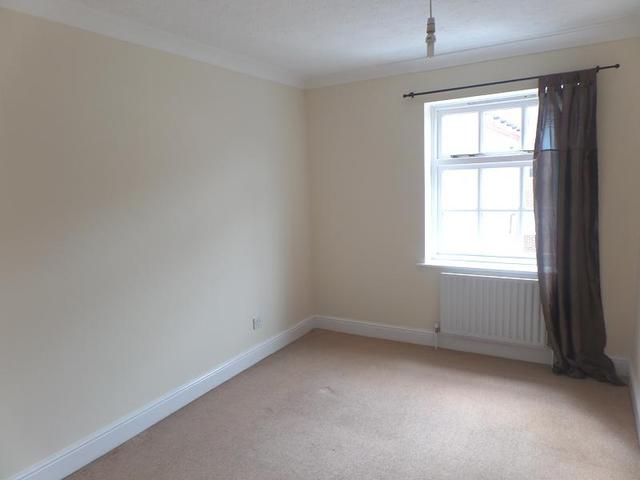  Image of 2 bedroom Flat to rent in The Hornet Chichester PO19 at Chichester, PO19 7JJ