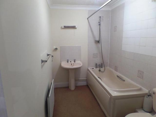  Image of 2 bedroom Flat to rent in The Hornet Chichester PO19 at Chichester, PO19 7JJ