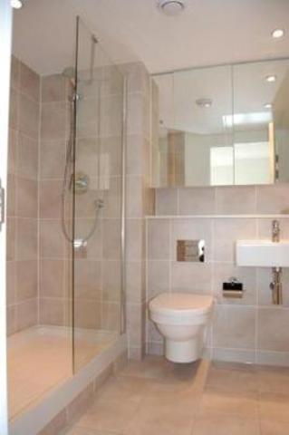  Image of 2 bedroom Apartment to rent in Marsh Wall London E14 at The Landmark West Tower  Canary Wharf, E14 9AL