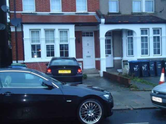  Image of 1 bedroom Flat to rent in The Limes Avenue London N11 at The Limes Avenue  New Southgate, N11 1RH