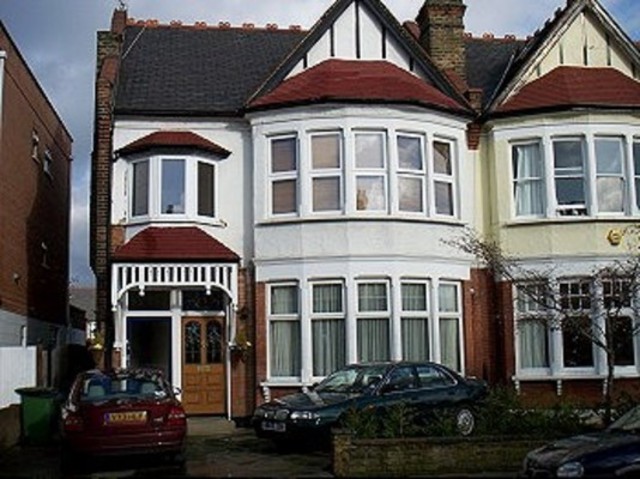  Image of Flat to rent in The Mall London N14 at The Mall  Southgate, N14 6LR