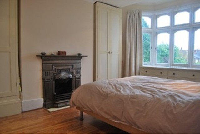  Image of 2 bedroom Flat to rent in The Mall London N14 at The Mall  Southgate, N14 6LN