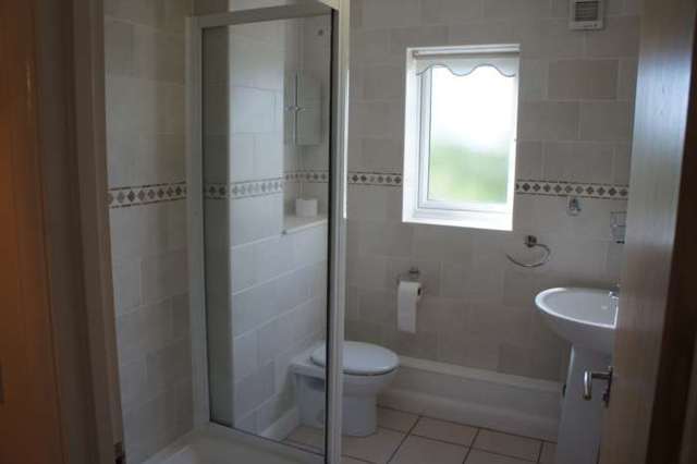  Image of 2 bedroom Apartment to rent in Turners Hill Road Pound Hill Crawley RH10 at The Pines Turners Hill Road Crawley, RH10 7US