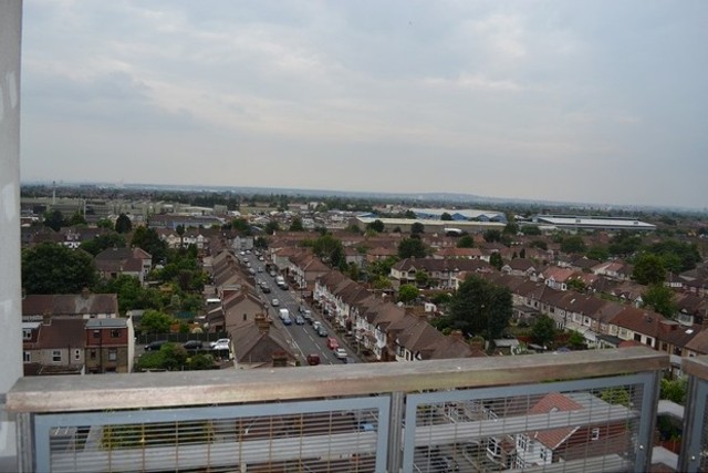  Image of 2 bedroom Flat to rent in High Road Chadwell Heath Romford RM6 at The Pinnacle  Chadwell Heath, RM6 6PN