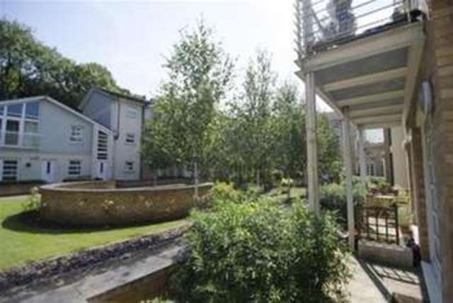  Image of 1 bedroom Property to rent in The Quadrant Rickmansworth WD3 at Rickmansworth, WD3 1GL