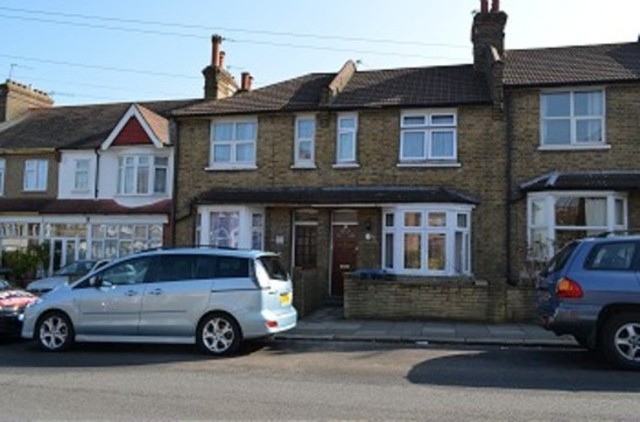 Image of 1 bedroom Cottage to rent in The Wells London N14 at The Wells  Southgate, N14 6AE