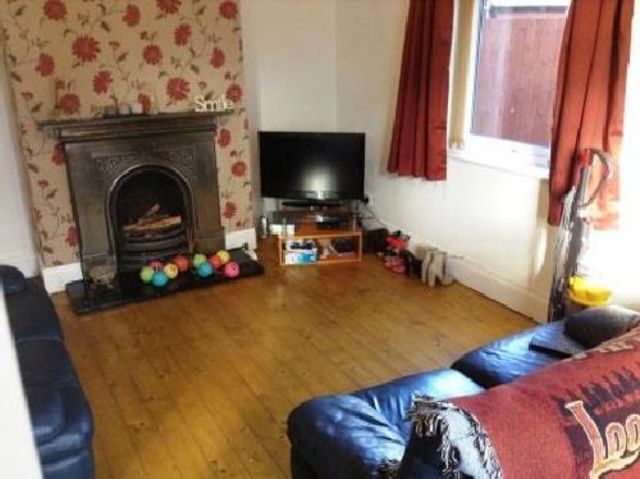  Image of 4 bedroom House Share to rent in Thimblemill Road Bearwood Smethwick B67 at Bearwood West Midlands Bearwood, B67 5QP