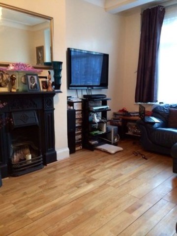  Image of 3 bedroom Terraced house to rent in Thornton Road Ilford IG1 at THORNTON ROAD  ILFORD, IG1 2ER