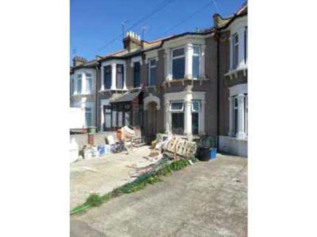  Image of 5 bedroom Detached house to rent in Thorold Road Ilford IG1 at THOROLD ROAD  ILFORD, IG1 4HD