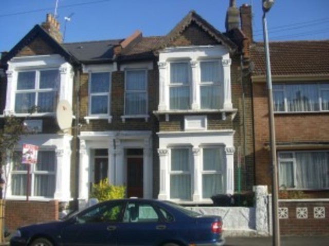  Image of 3 bedroom Terraced house for sale in Thorpe Road London E17 at THORPE ROAD  Walthamstow, E17 4LA
