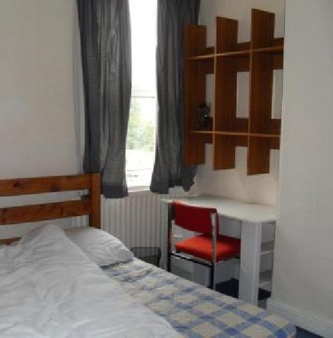  Image of 4 bedroom House Share to rent in Tiverton Road Selly Oak Birmingham B29 at Selly Oak West Midlands Selly Oak, B29 6BU
