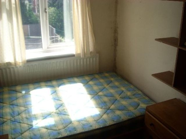 Image of 4 bedroom House Share to rent in Tiverton Road Selly Oak Birmingham B29 at Selly Oak West Midlands Selly Oak, B29 6BU