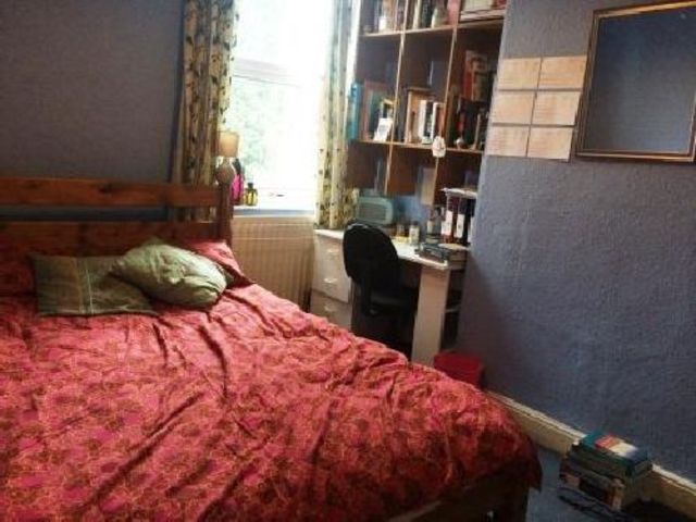  Image of 4 bedroom House Share to rent in Tiverton Road Selly Oak Birmingham B29 at Selly Oak West Midlands Selly Oak, B29 6BU